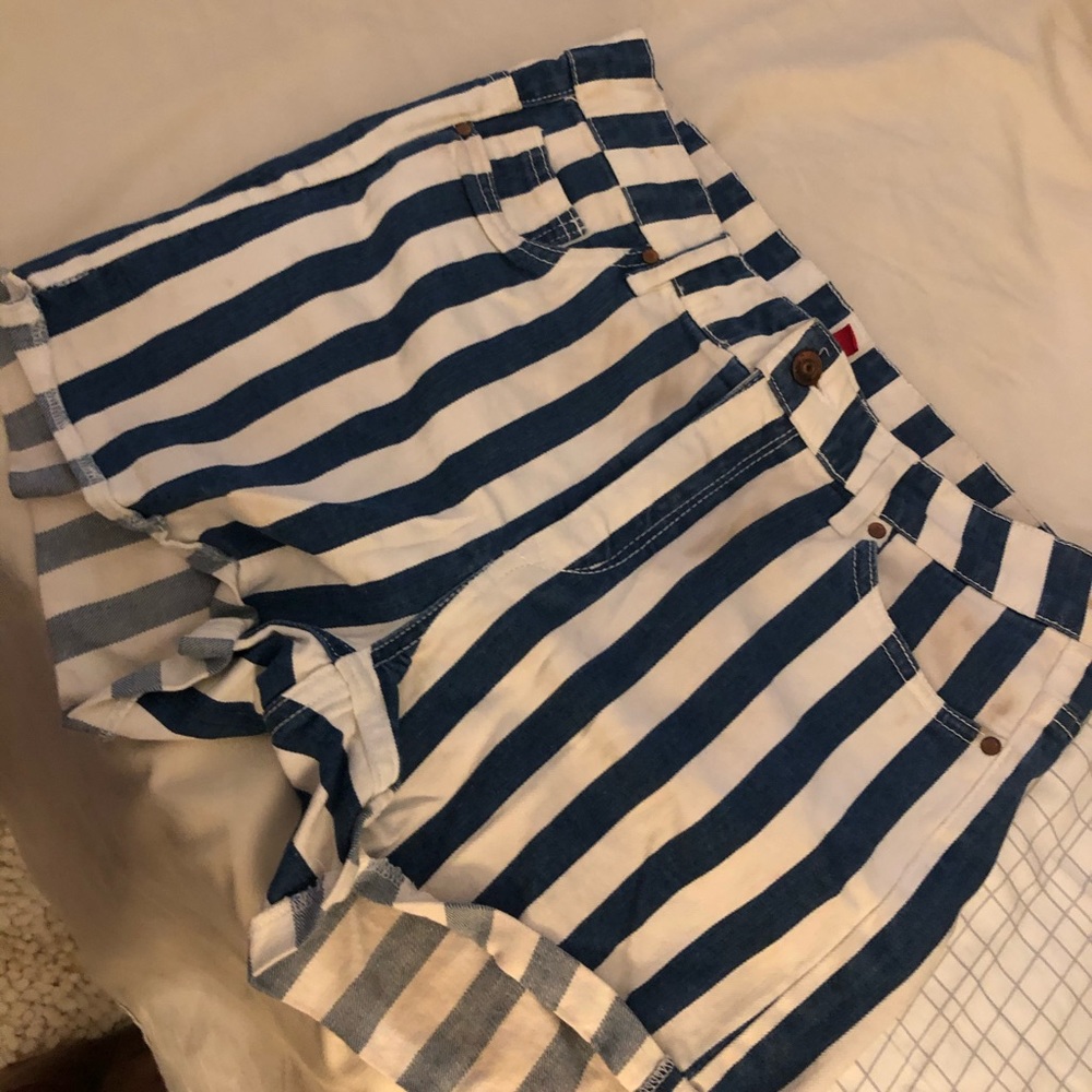 Clothes - Picture 16 of 16